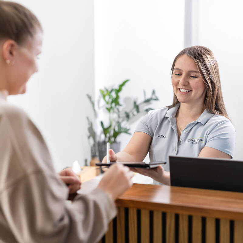 Praxis für Physiotherapie Seebeck & Burfeind GbR Alicia an der Anmeldung